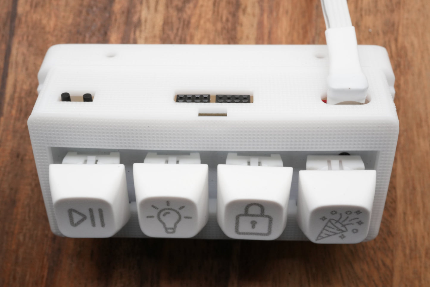 BTN-1 low-profile 90-degree USB-C Cable