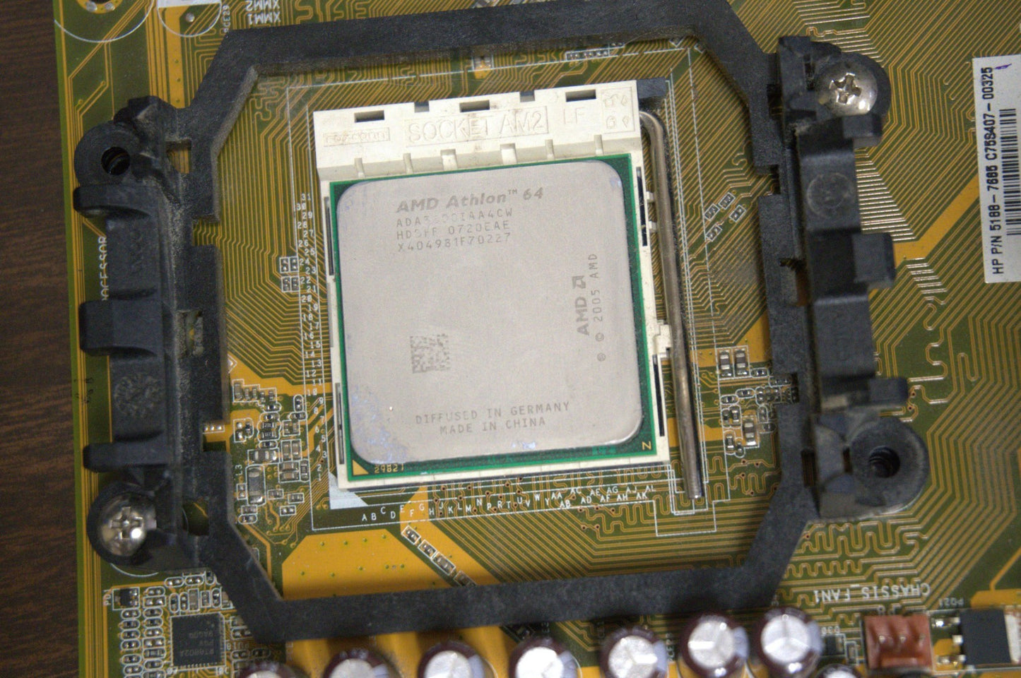 M2N68-LA AMD Athlon 7550 DDR2