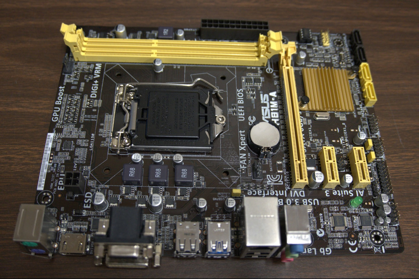 ASUS H81M-A LGA 1150 Intel H81 HDMI USB 3.0 Micro ATX Intel Motherboard - Like New