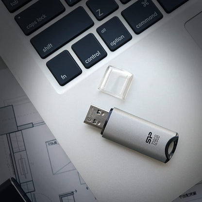 Silicon Power Marvel M02 with detachable cap