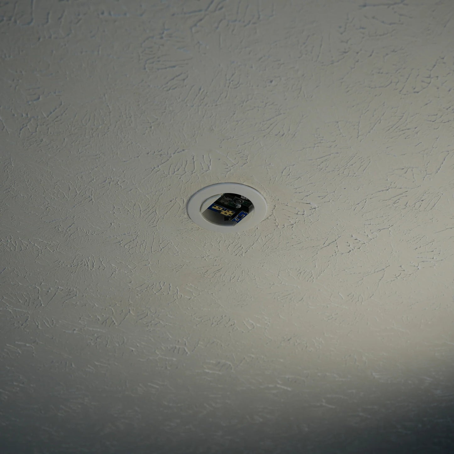 R PRO-1 Ceiling Mount