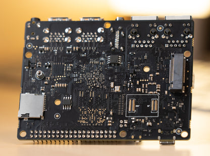 StarFive VisionFive 2 w/Hailo-8L AI module